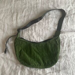 BAGGU Medium Nylon Green Crescent Bag